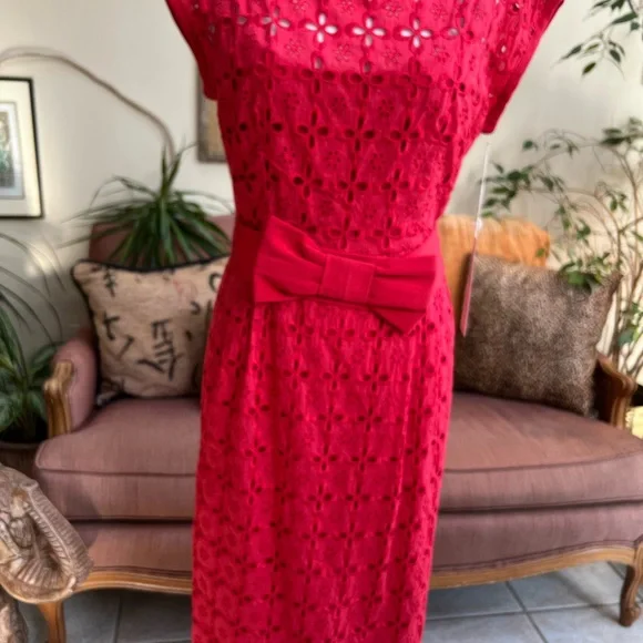 Nanette Lepore Poppy Eyelet Sheath Dress Size 10 NWT - Picture 2 of 13